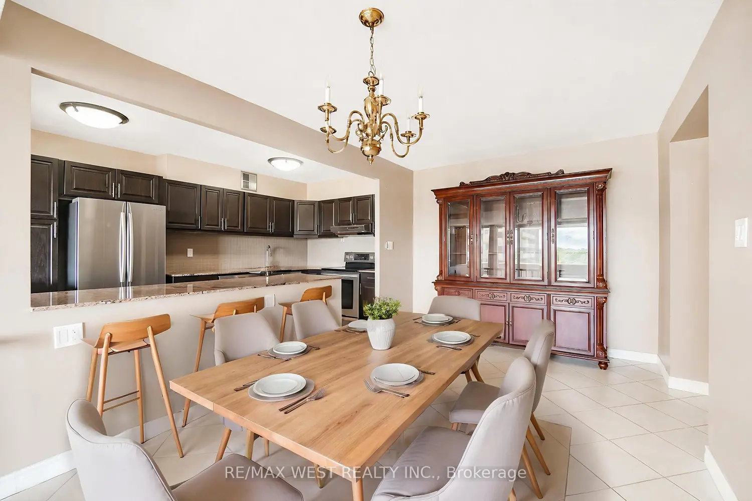 260 Scarlett Road 1209 photo 3