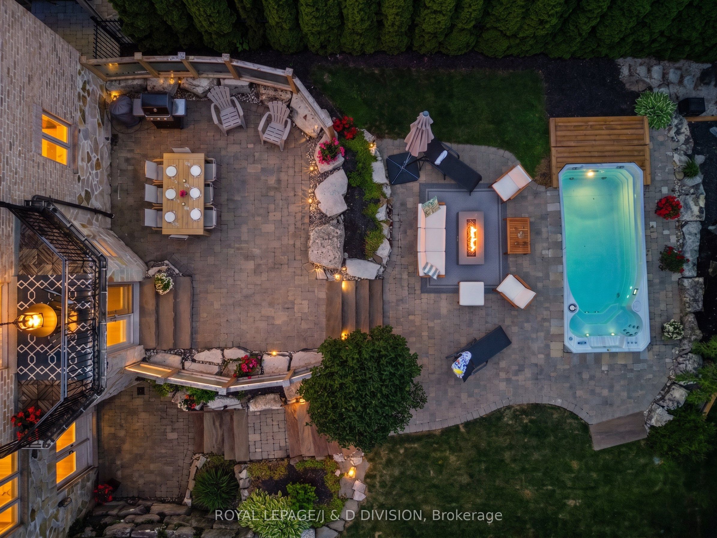 17 Agar Crescent, Toronto, ON, M9B 5A4 photo 2