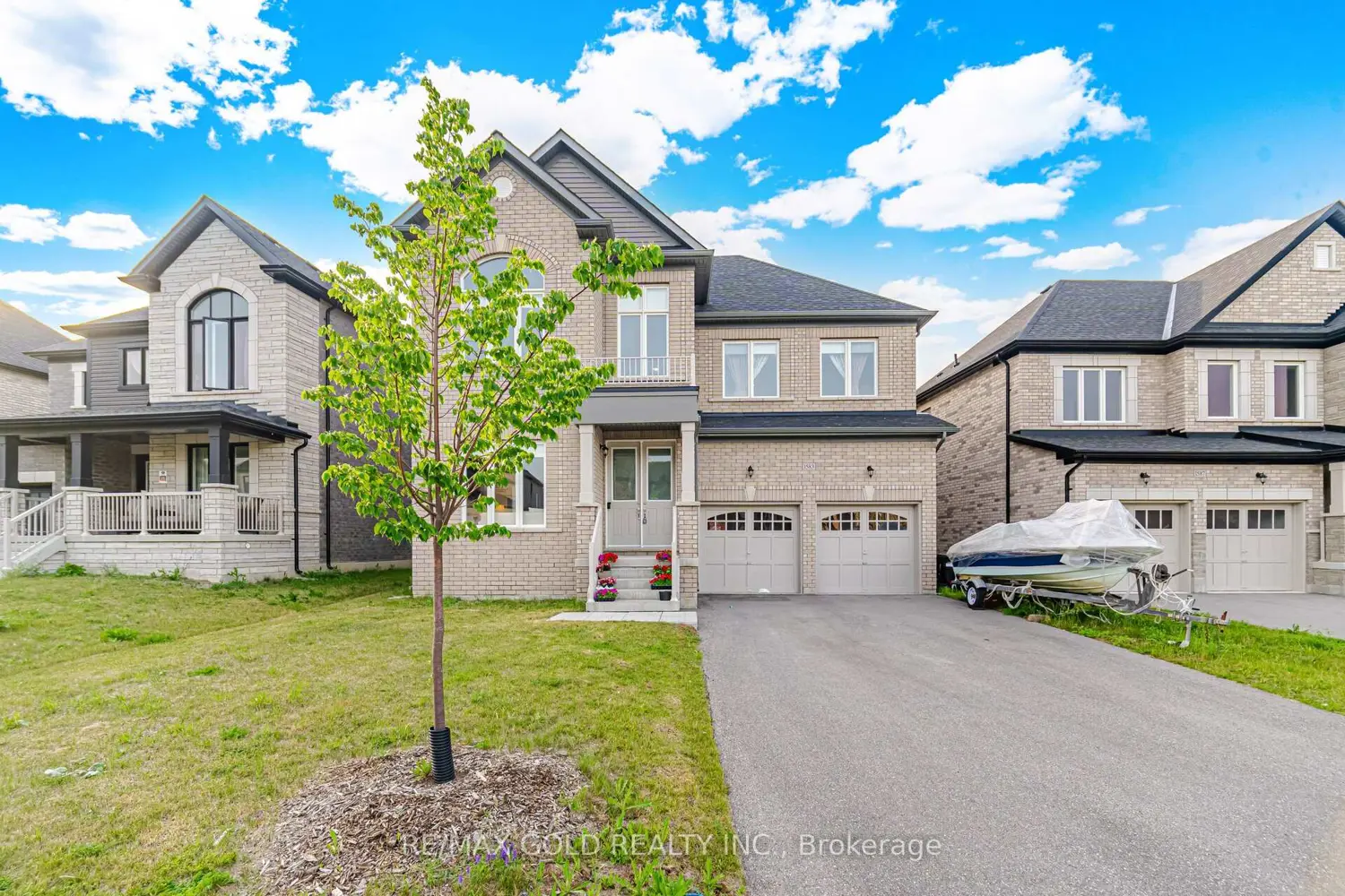 1583 Stovell Crescent