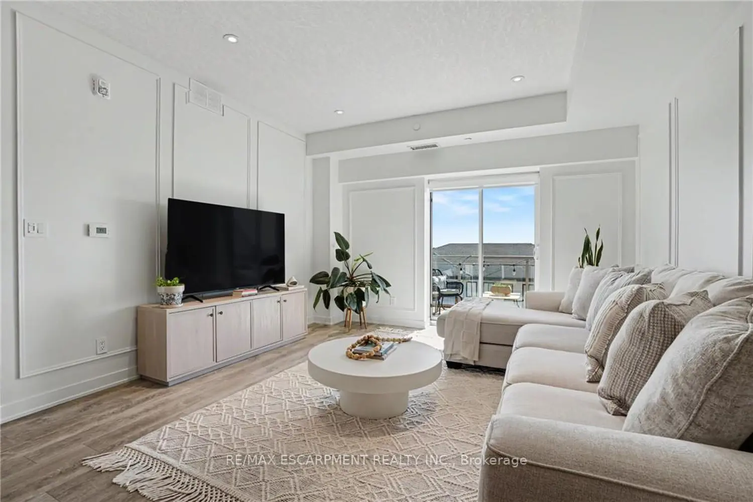 16 Markle Crescent 414 photo 3