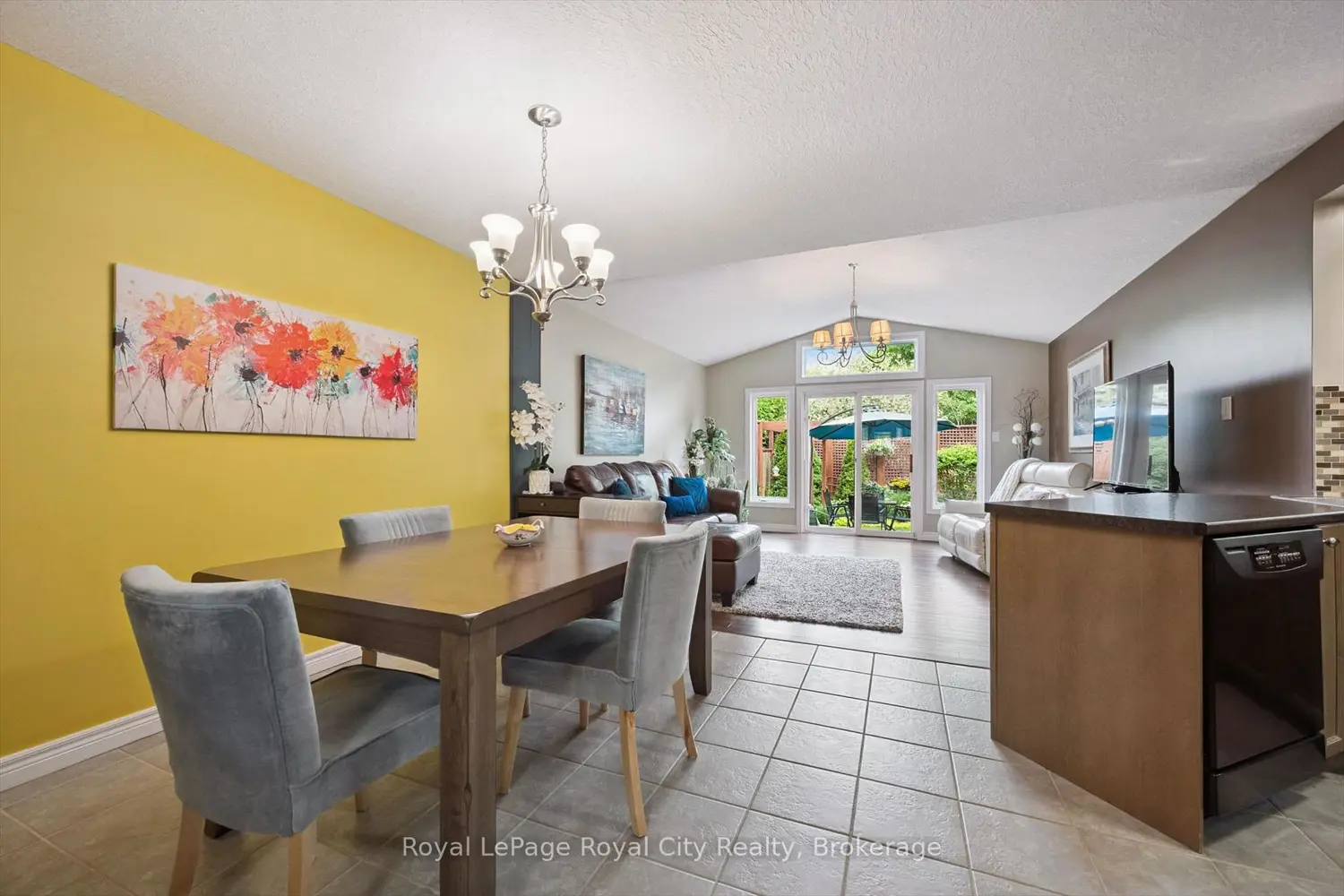 462 Lausanne Crescent photo 5