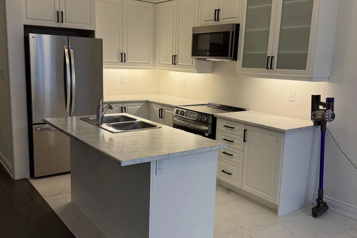 10 Durham Avenue photo 4