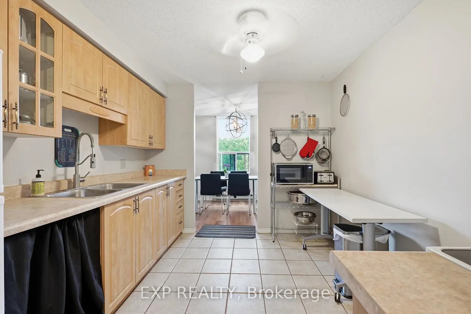 55 Green Valley Drive 1012 photo 2