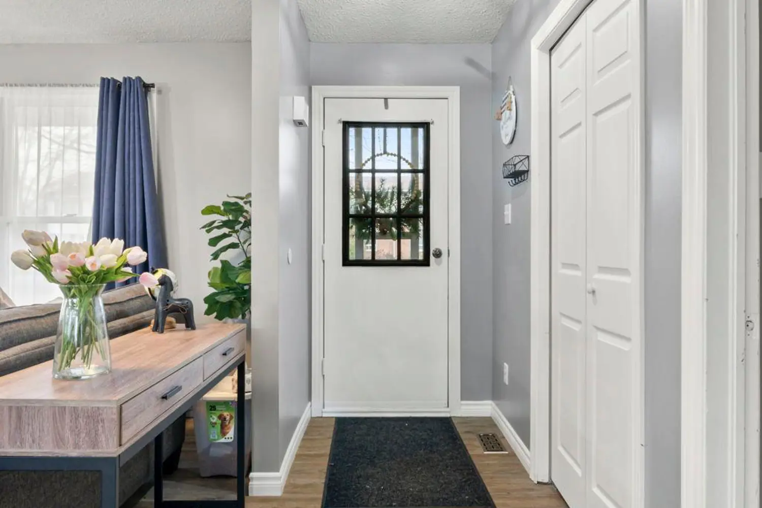 156 John Street photo 2