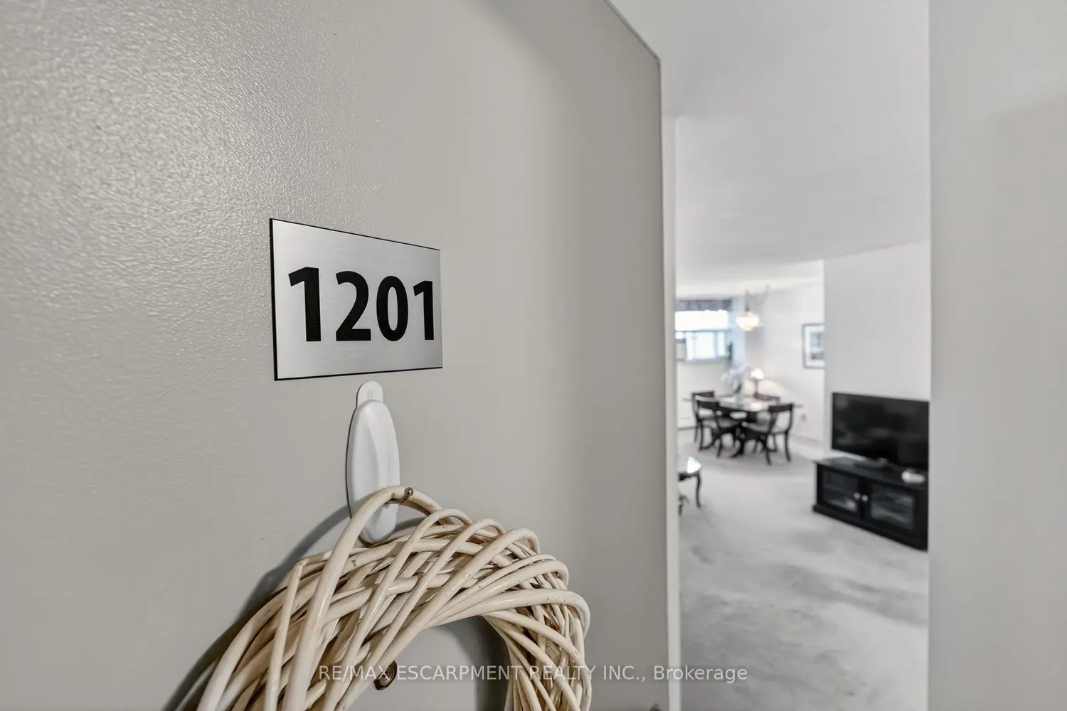 215 Glenridge Avenue 1201 photo 2