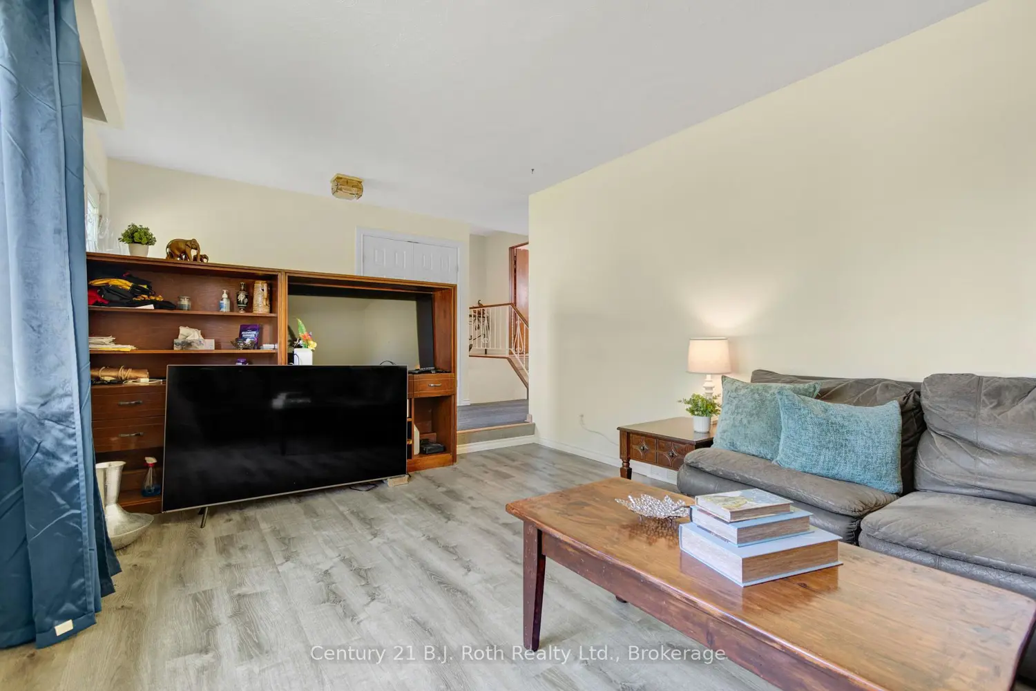 807 Cook Street photo 4