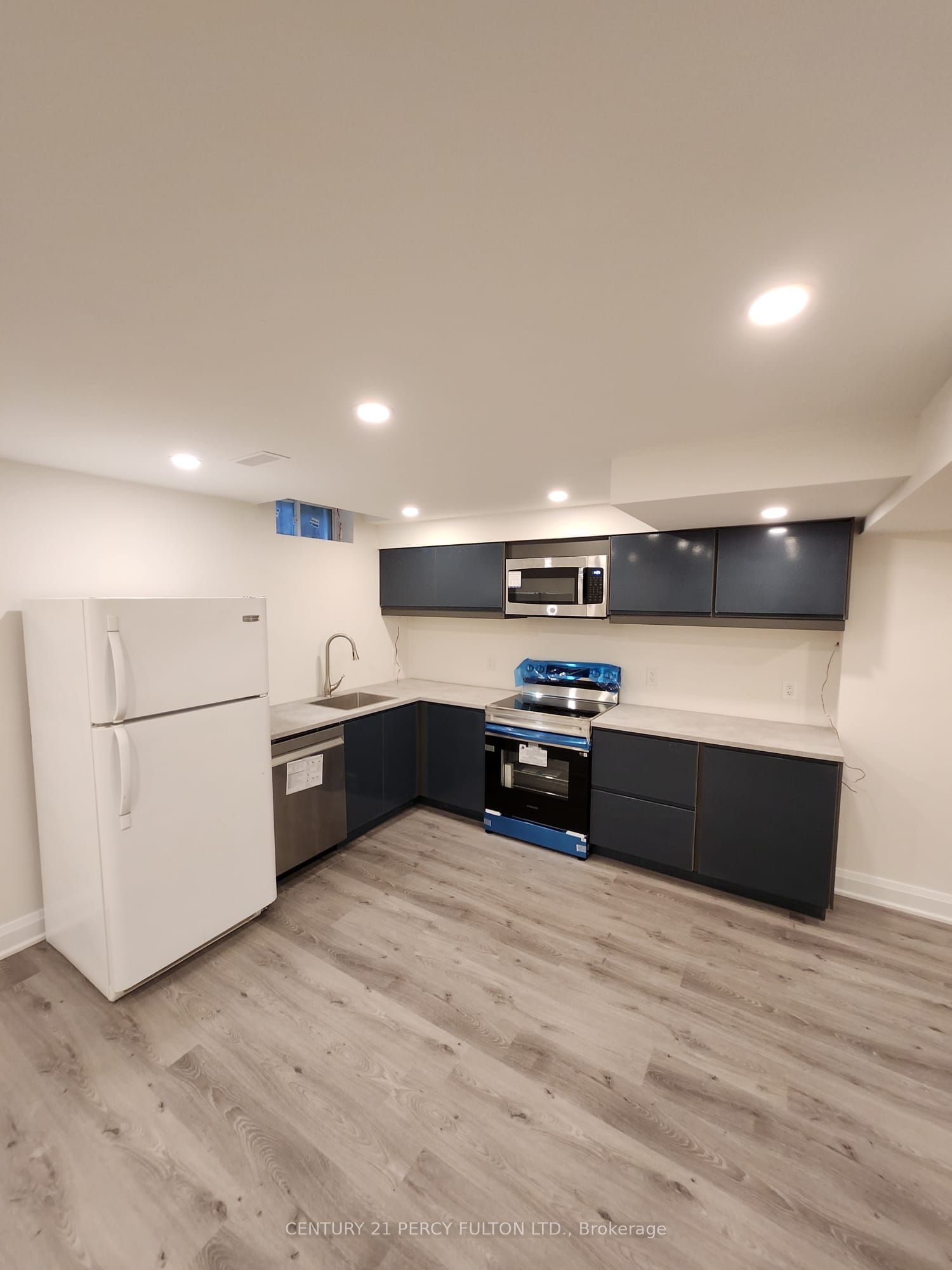 Bsmt-212 River Ridge Boulevard, Aurora, ON, L4G 7T7