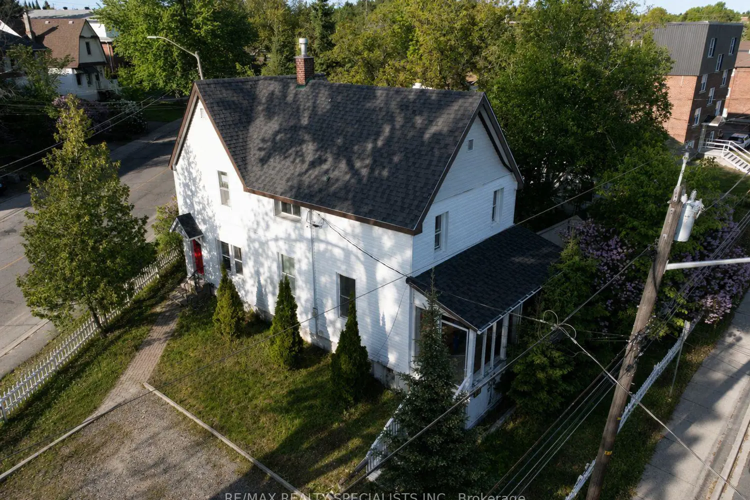 348 Morris Street photo 2