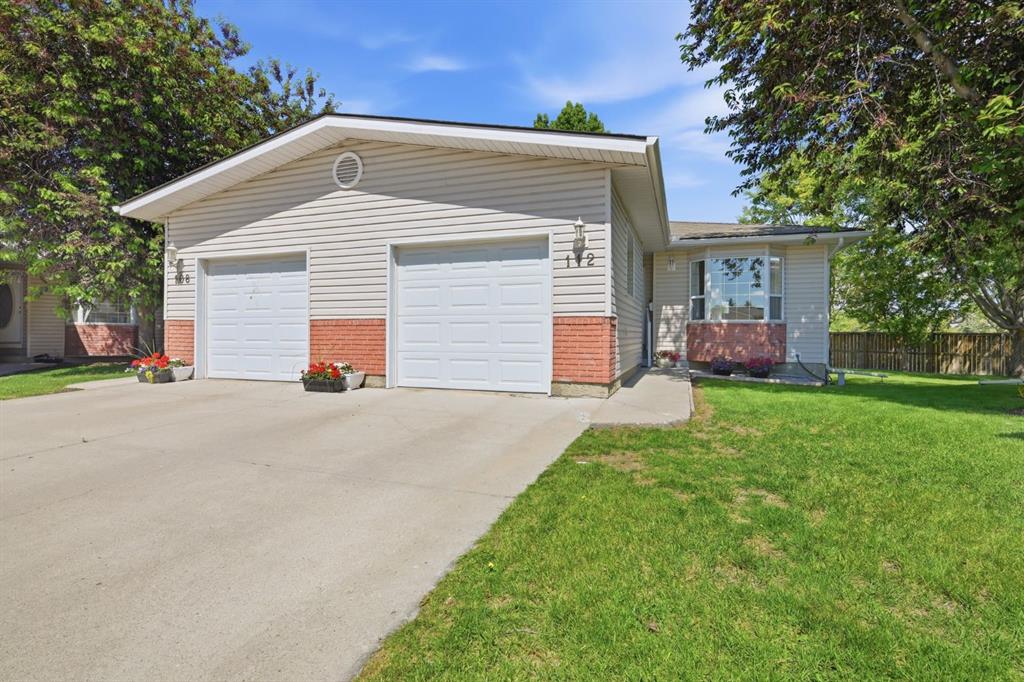 112 Dovista Court SE, Calgary, AB, T2B3P4