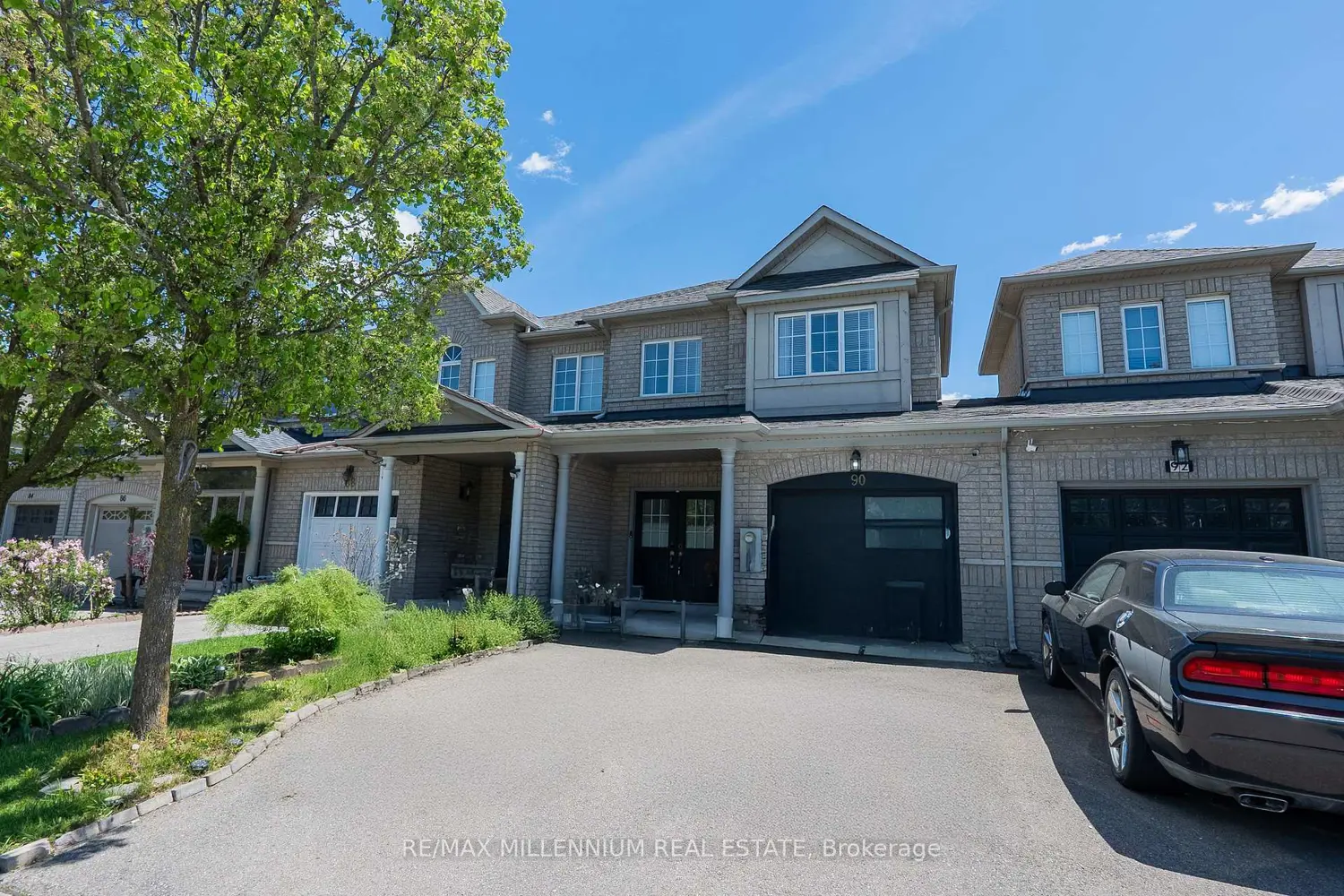 90 Ronan Crescent
