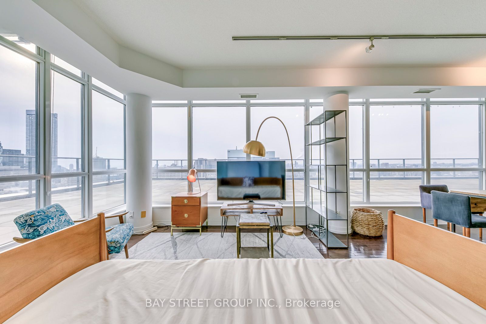 Ph608-770 Bay Street, Toronto, ON, M5G 1N6
