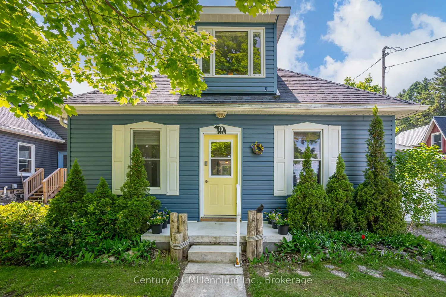 10 Alexander Street photo 2