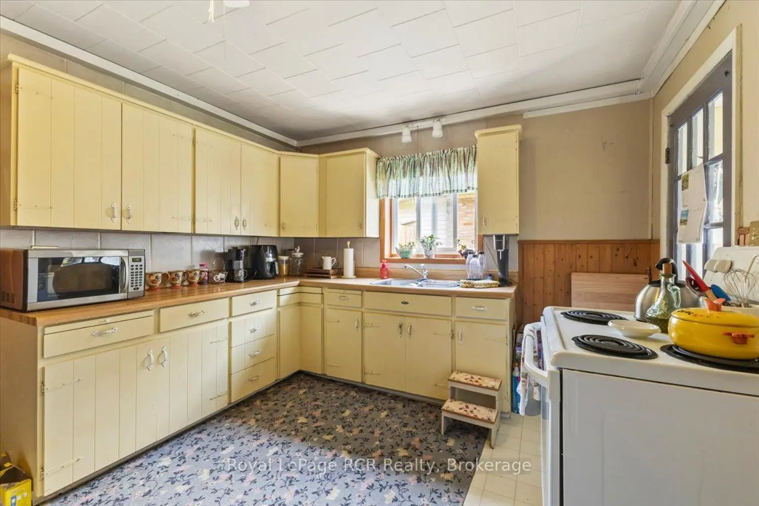 865 7Th Avenue photo 3