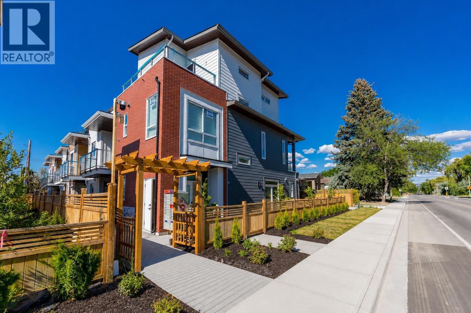 6-760 Raymer Avenue, Kelowna, BC, V1Y4Z8