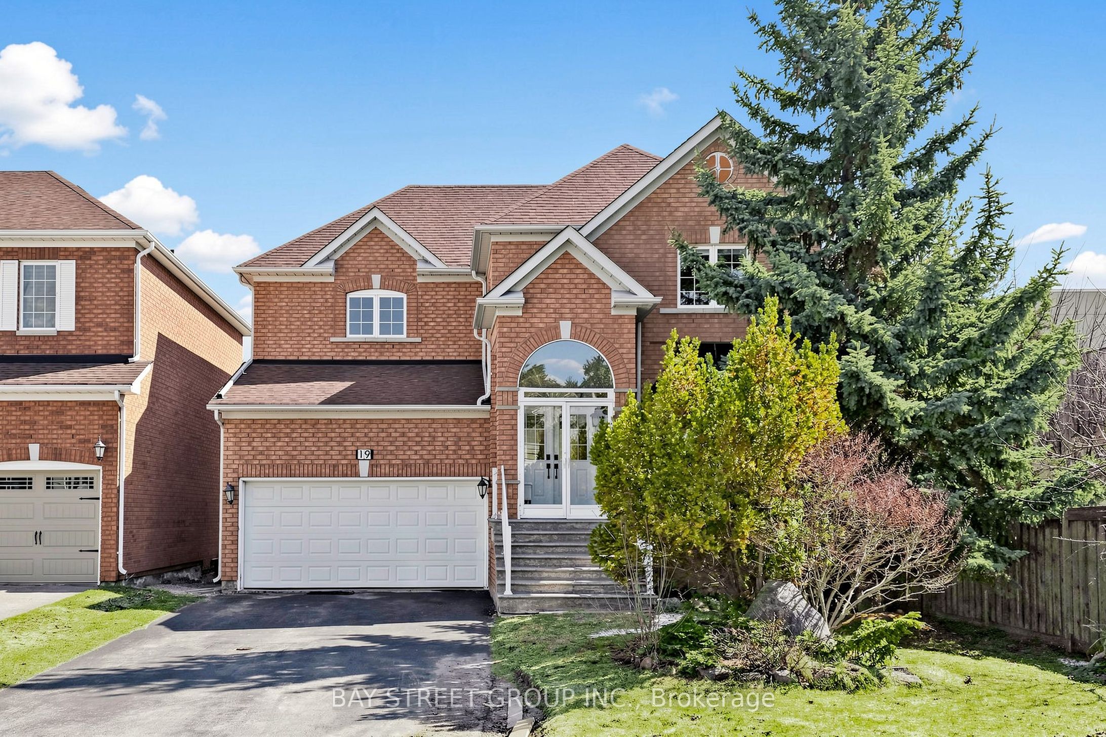 19 Fountain Court, Richmond Hill, ON, L4S 2K4