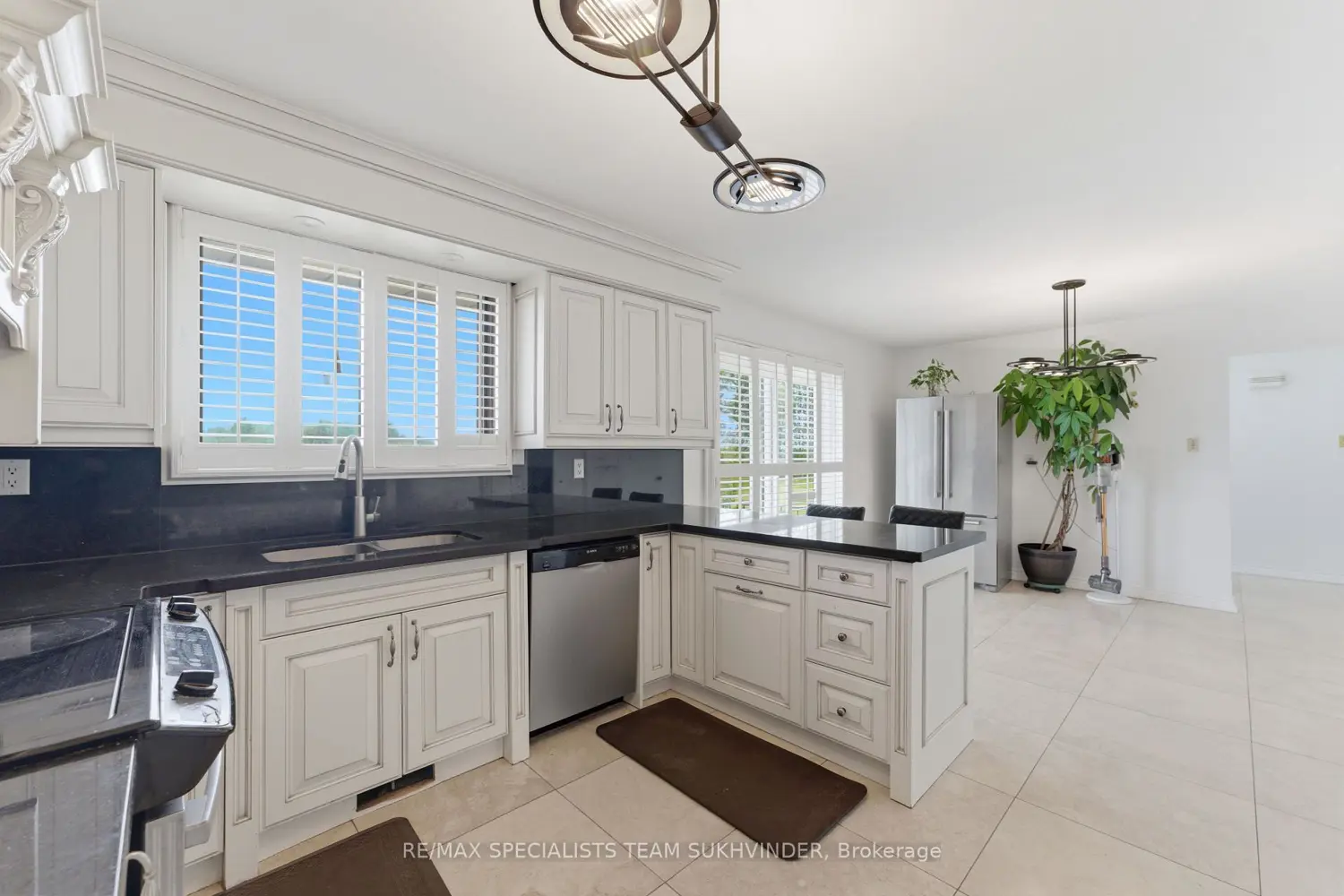 7236 Mayfield Road photo 5