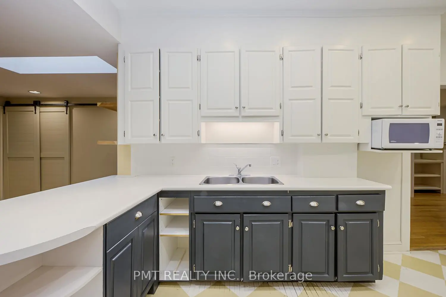 47 Herbert Avenue photo 5