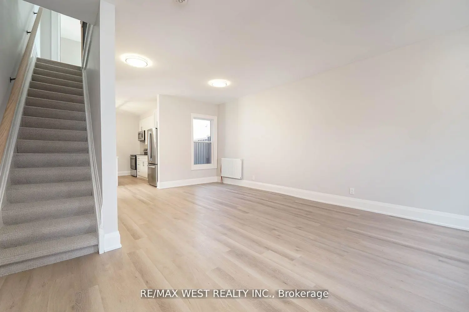 115 Edwin Avenue photo 3