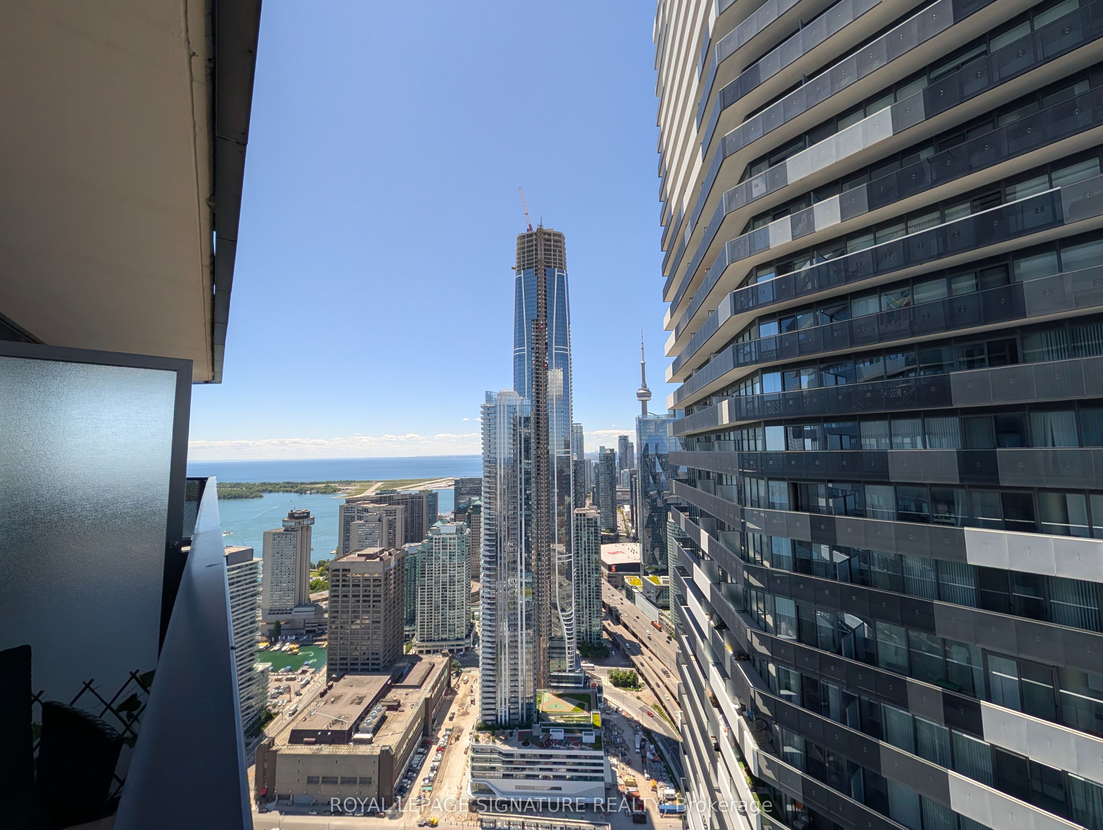 6512-138 Downes Street, Toronto, ON, M5E 0E4