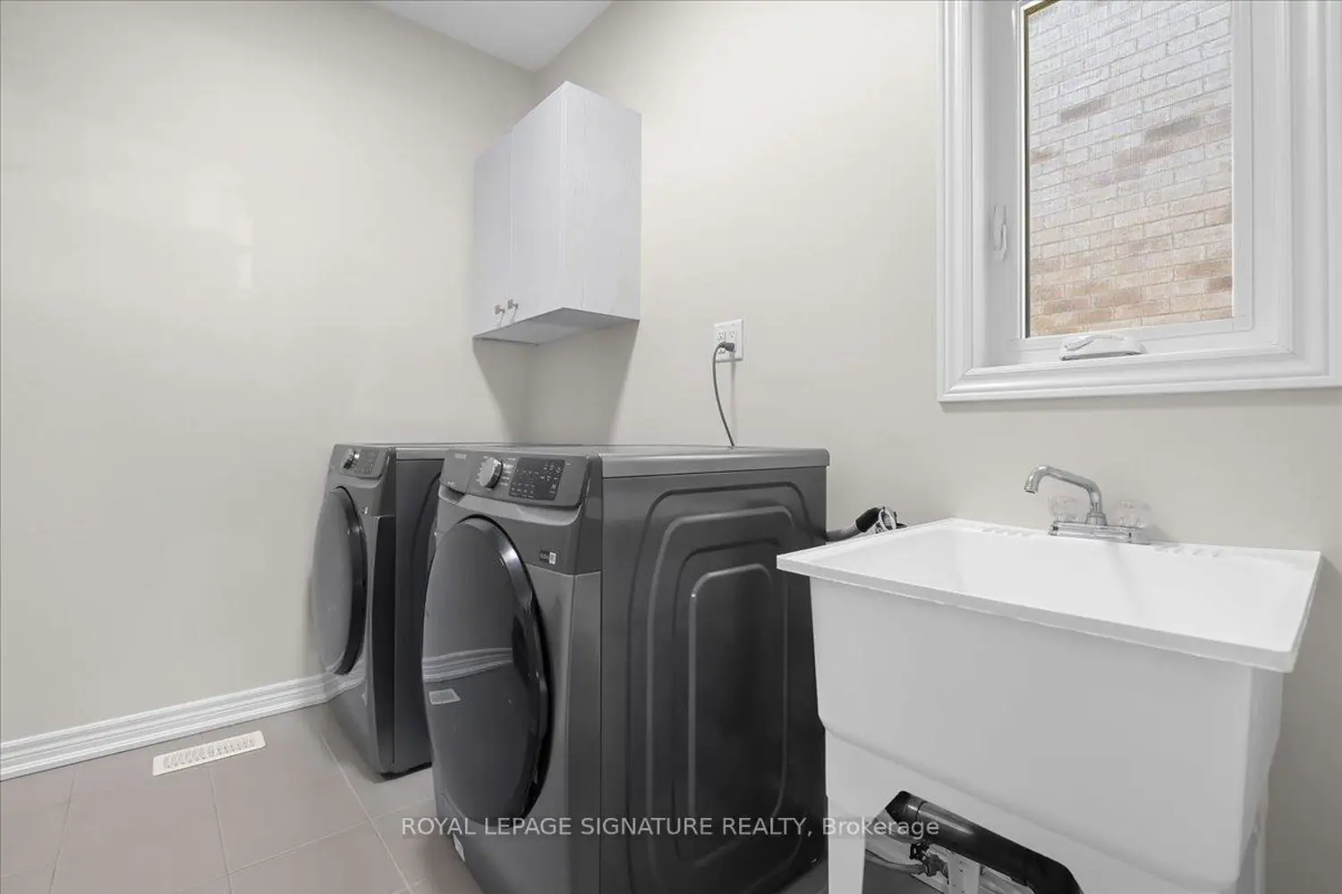 635 Lemay Grove photo 4