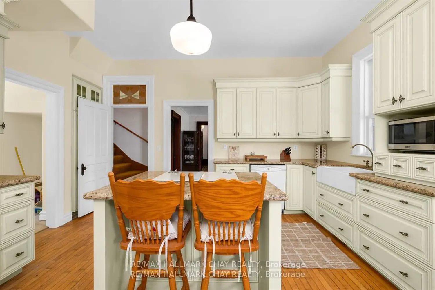 1407 Flos 8 Road photo 2
