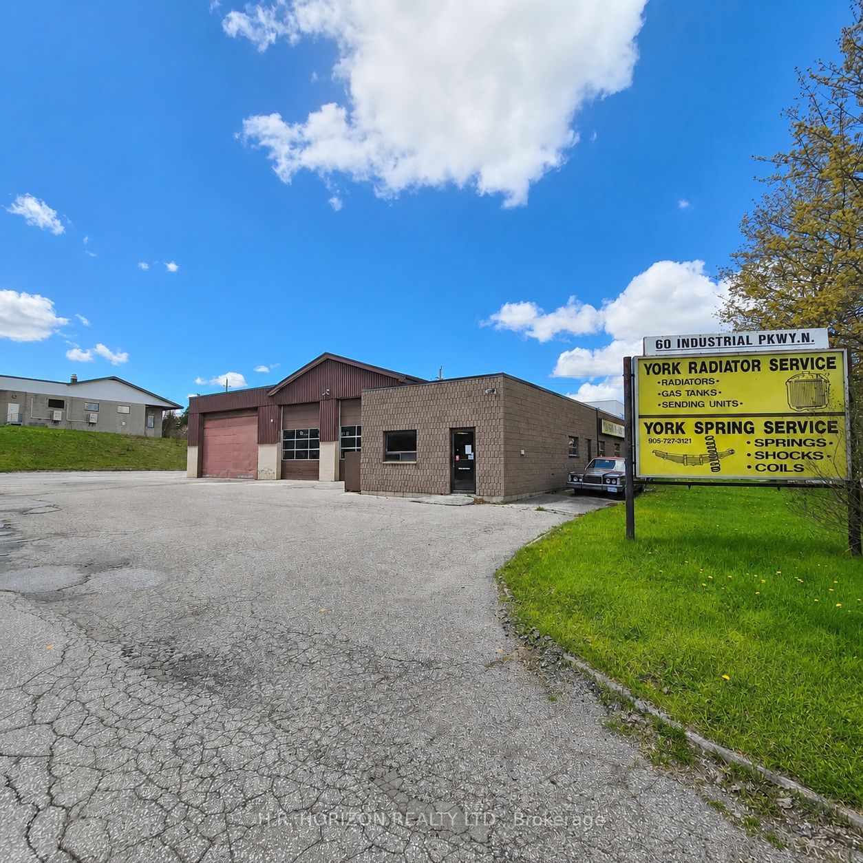 60 Industrial Parkway N, Aurora, ON, L4G 4C2