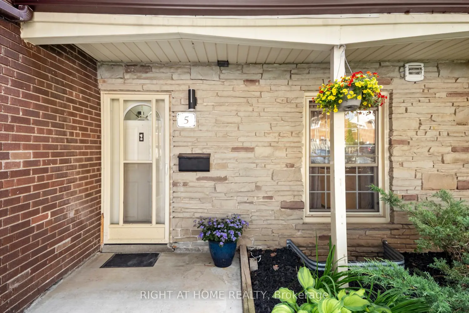 5 Arbour Glen Crescent