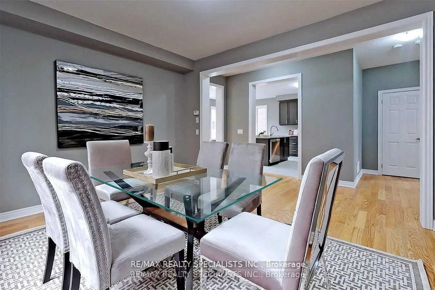 1191 Upper Thames Drive photo 2
