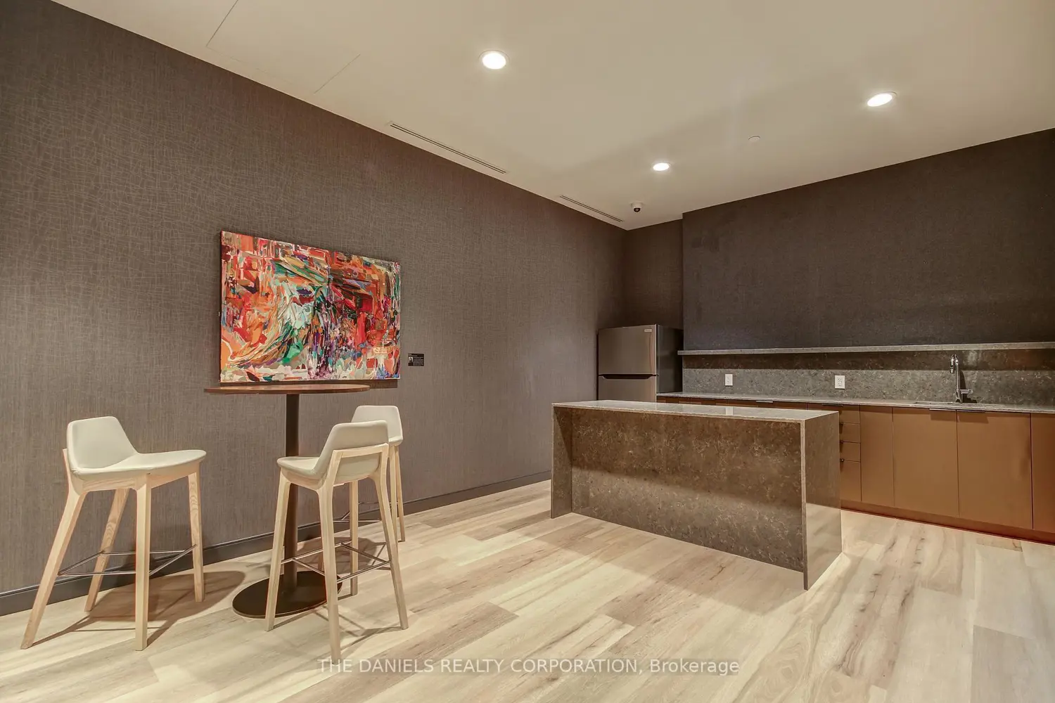 2485 Eglinton Avenue 1518 photo 5
