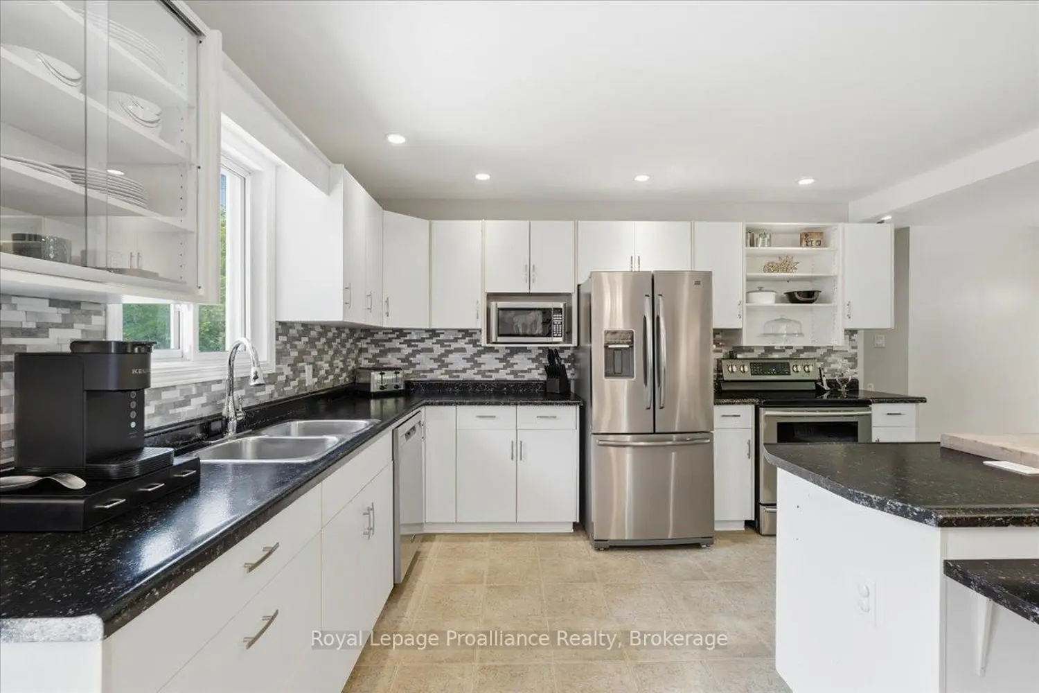 3526 Harmony Road photo 3