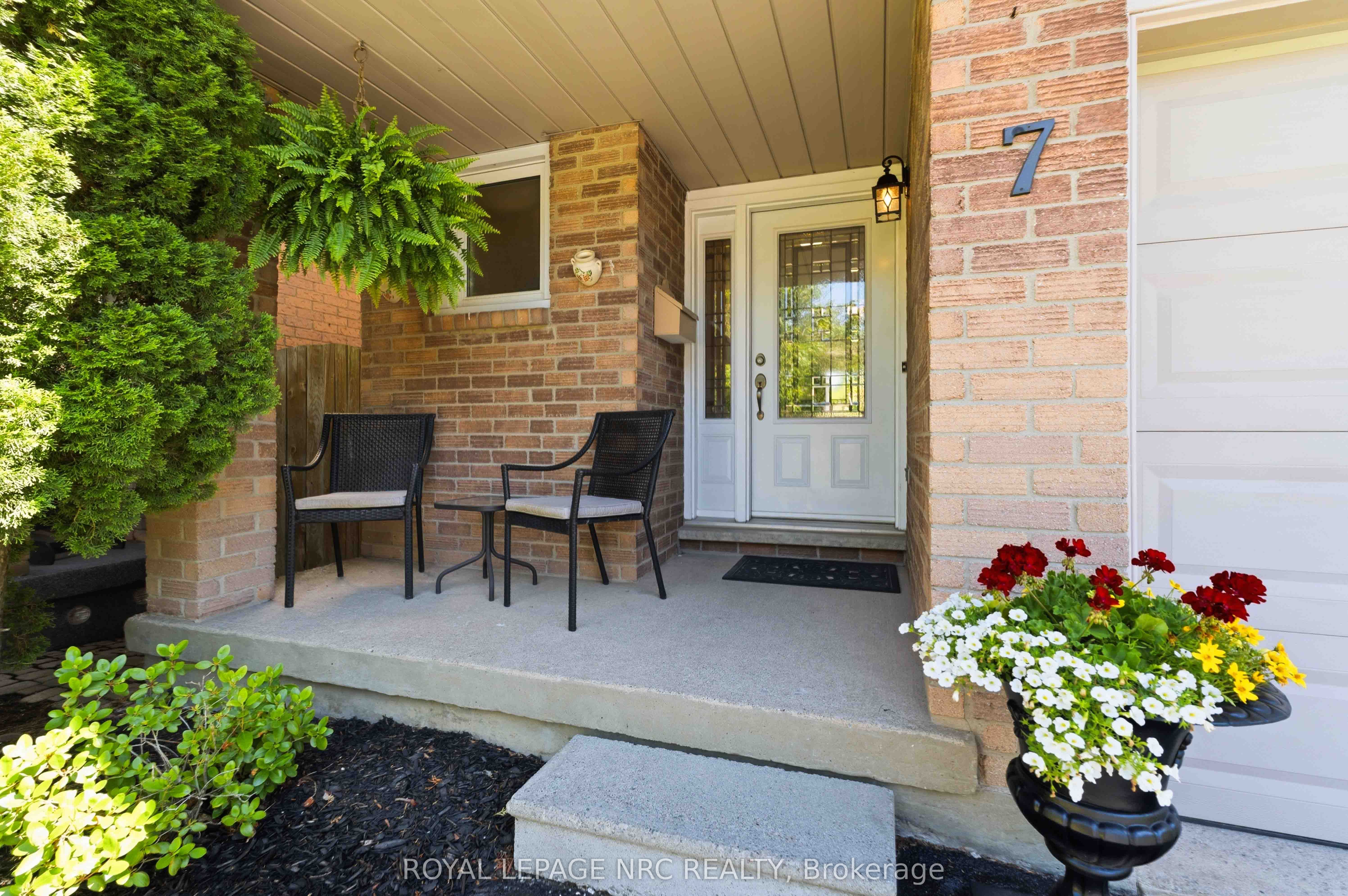 7 Naples Court, Thorold, ON, L2V 4S7 photo 5