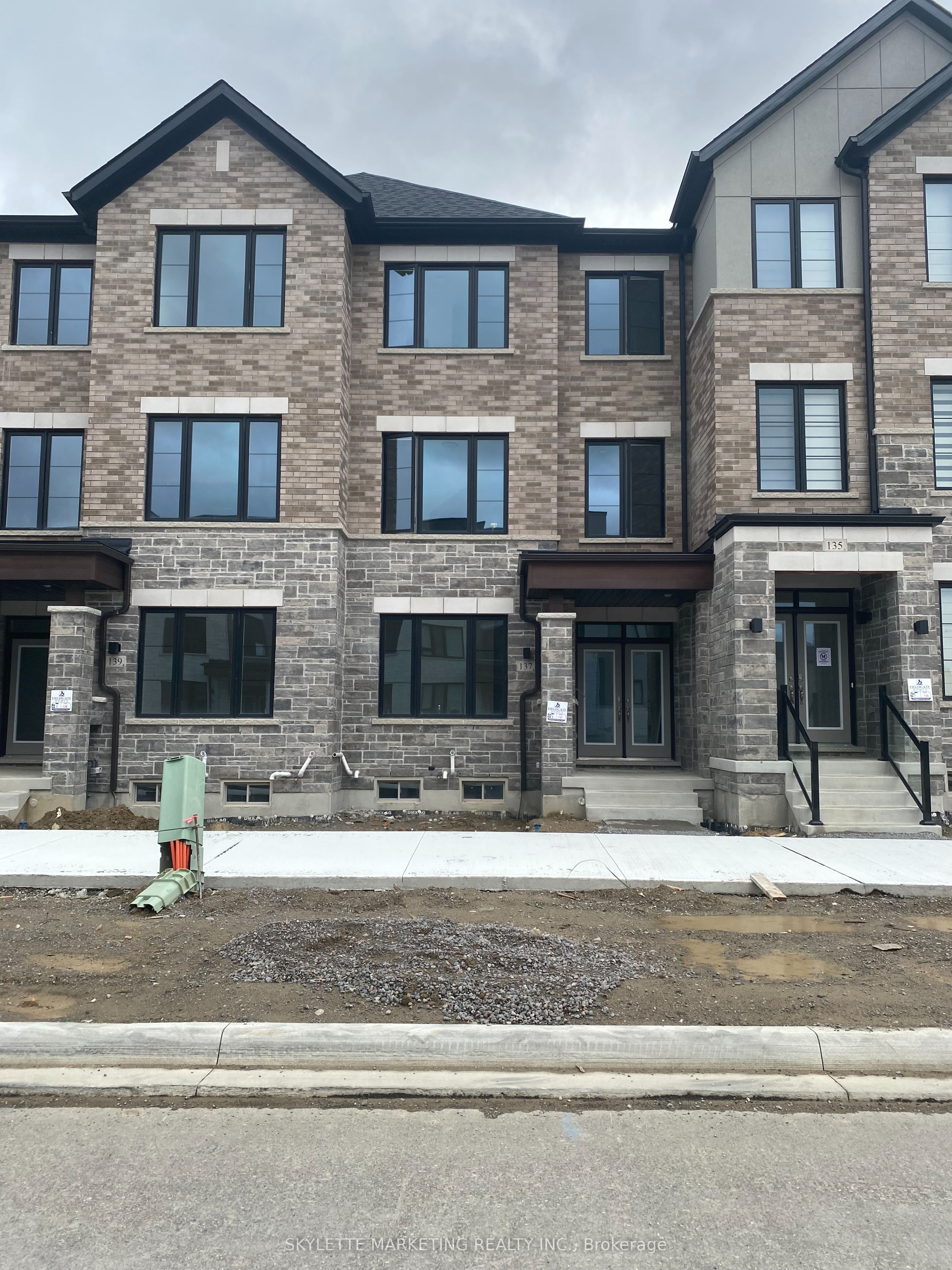 137 Vine Cliff Road, Markham, ON, L6C 3T3