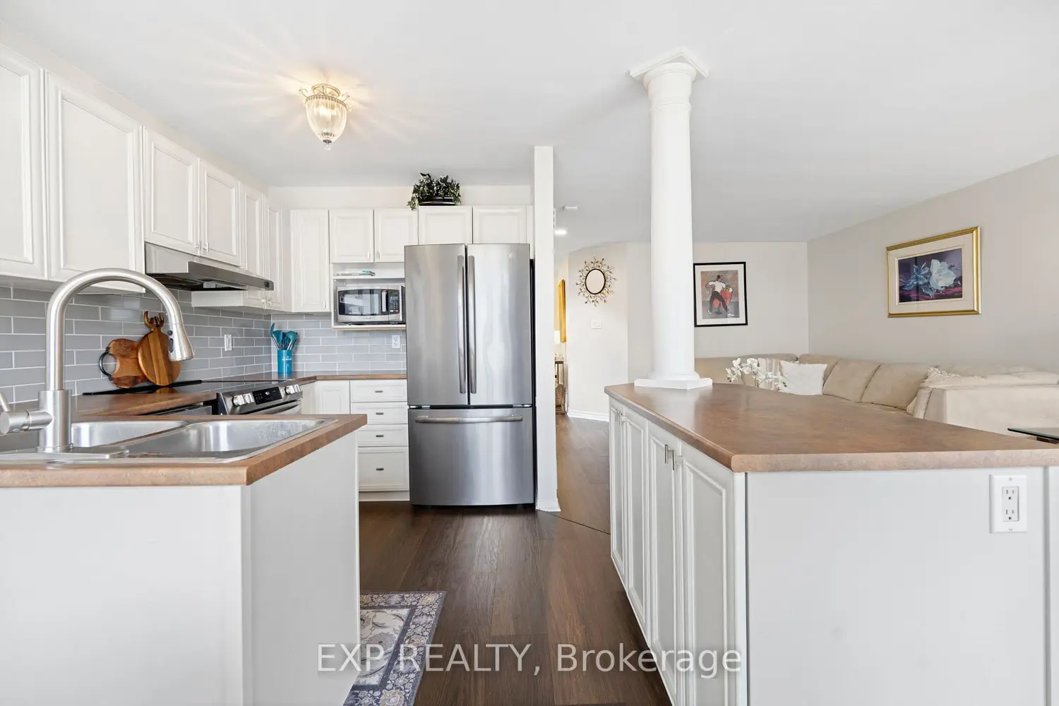 1064 Candlewood Street photo 5
