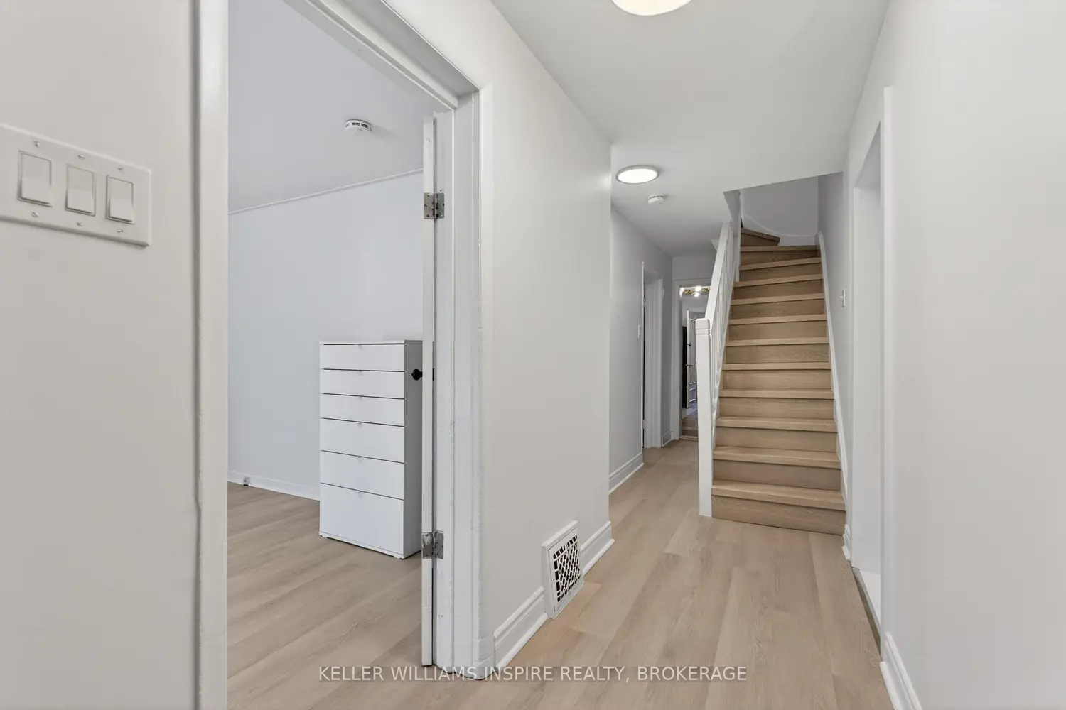512 Johnson Street photo 2