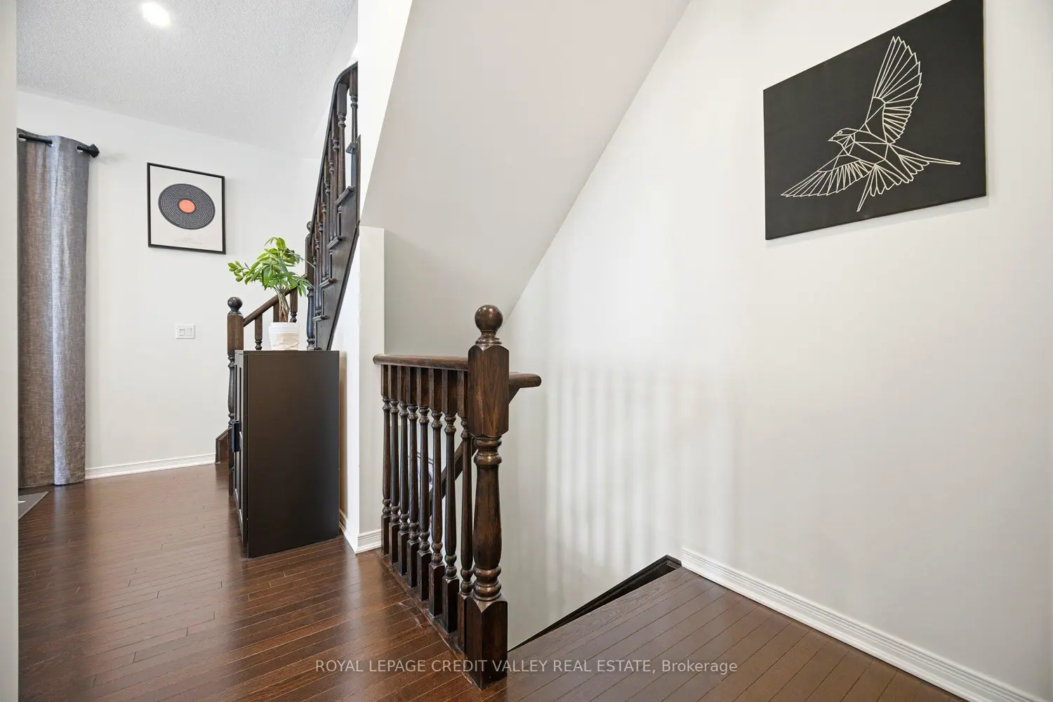 12 Frank Lane photo 4