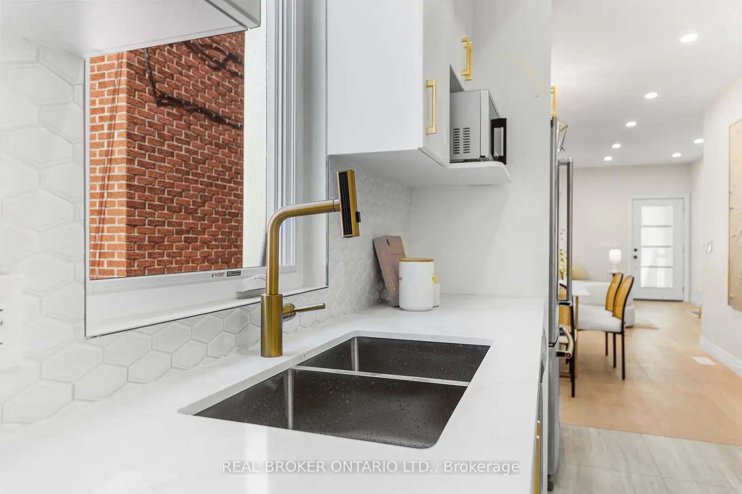 806 Gladstone Avenue photo 4