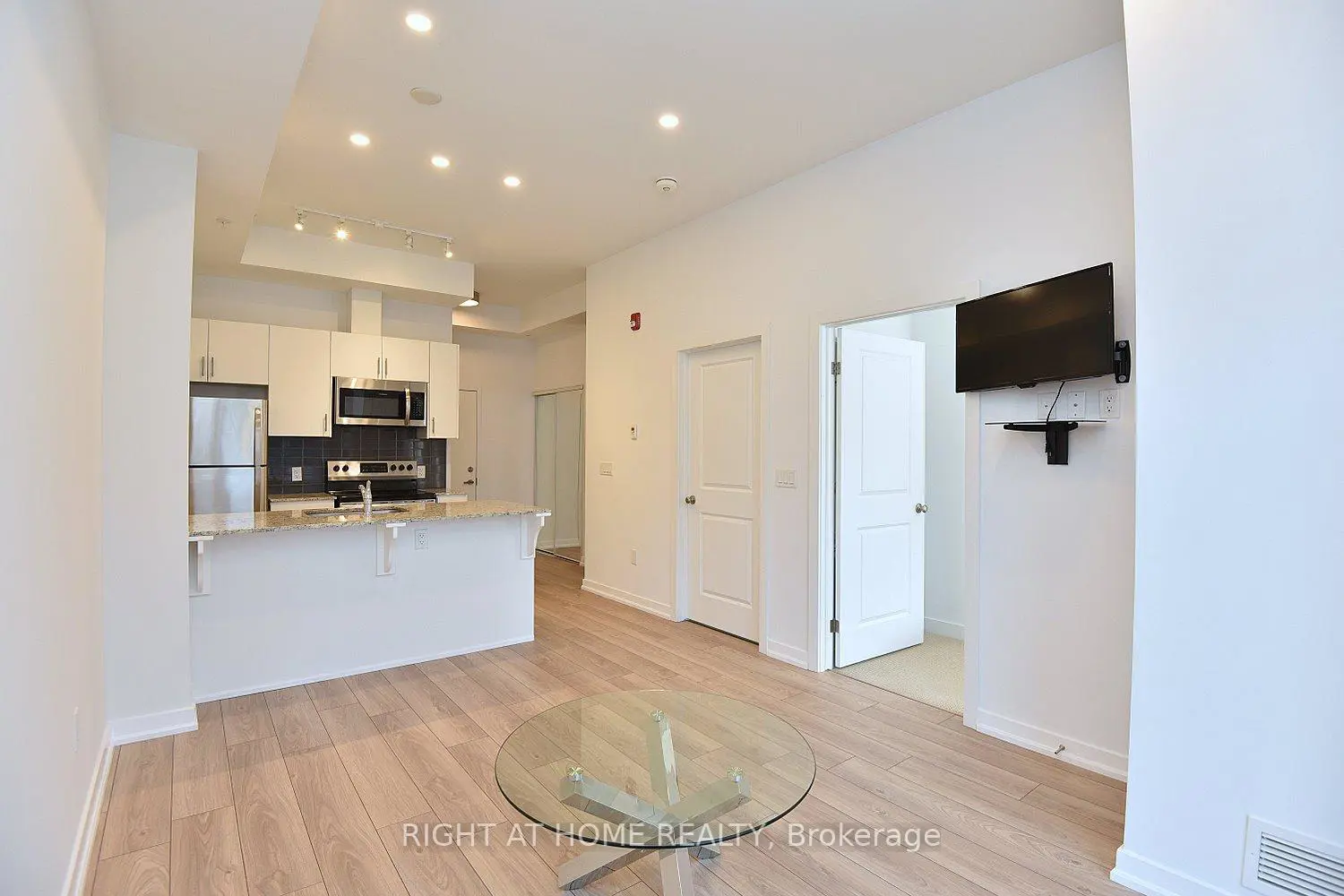 4040 Upper Middle Road 105 photo 2