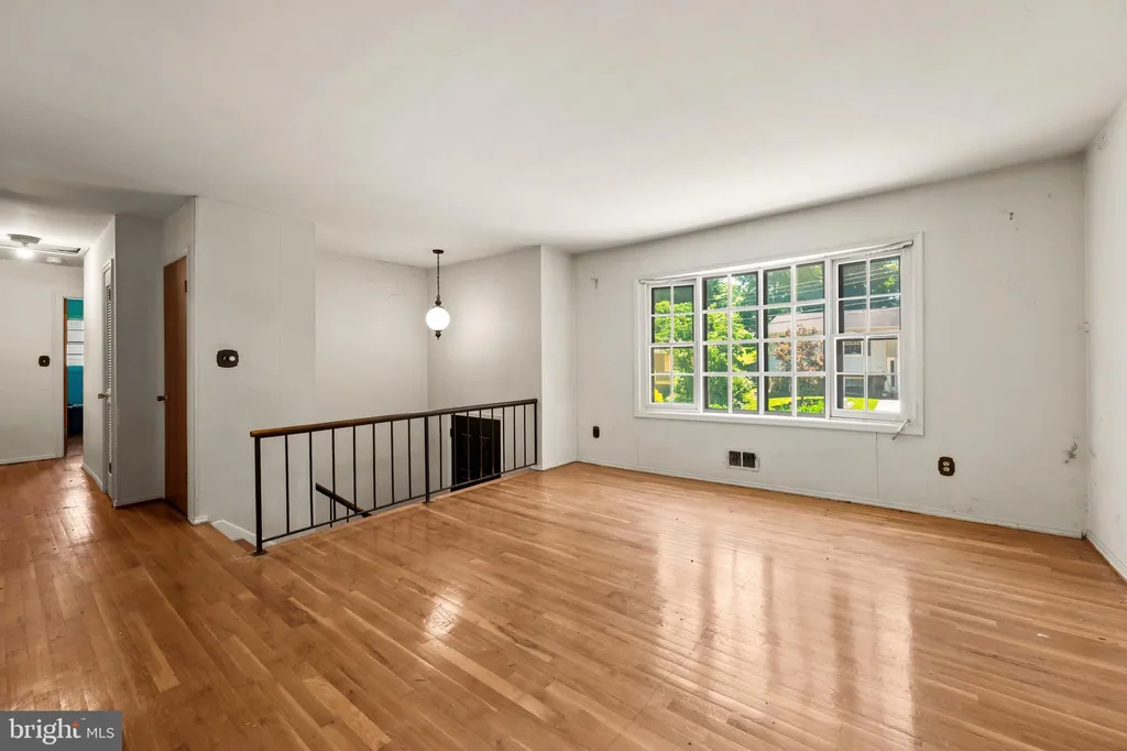 1010 Rosemere Avenue, Silver Spring, MD 20904 photo 3
