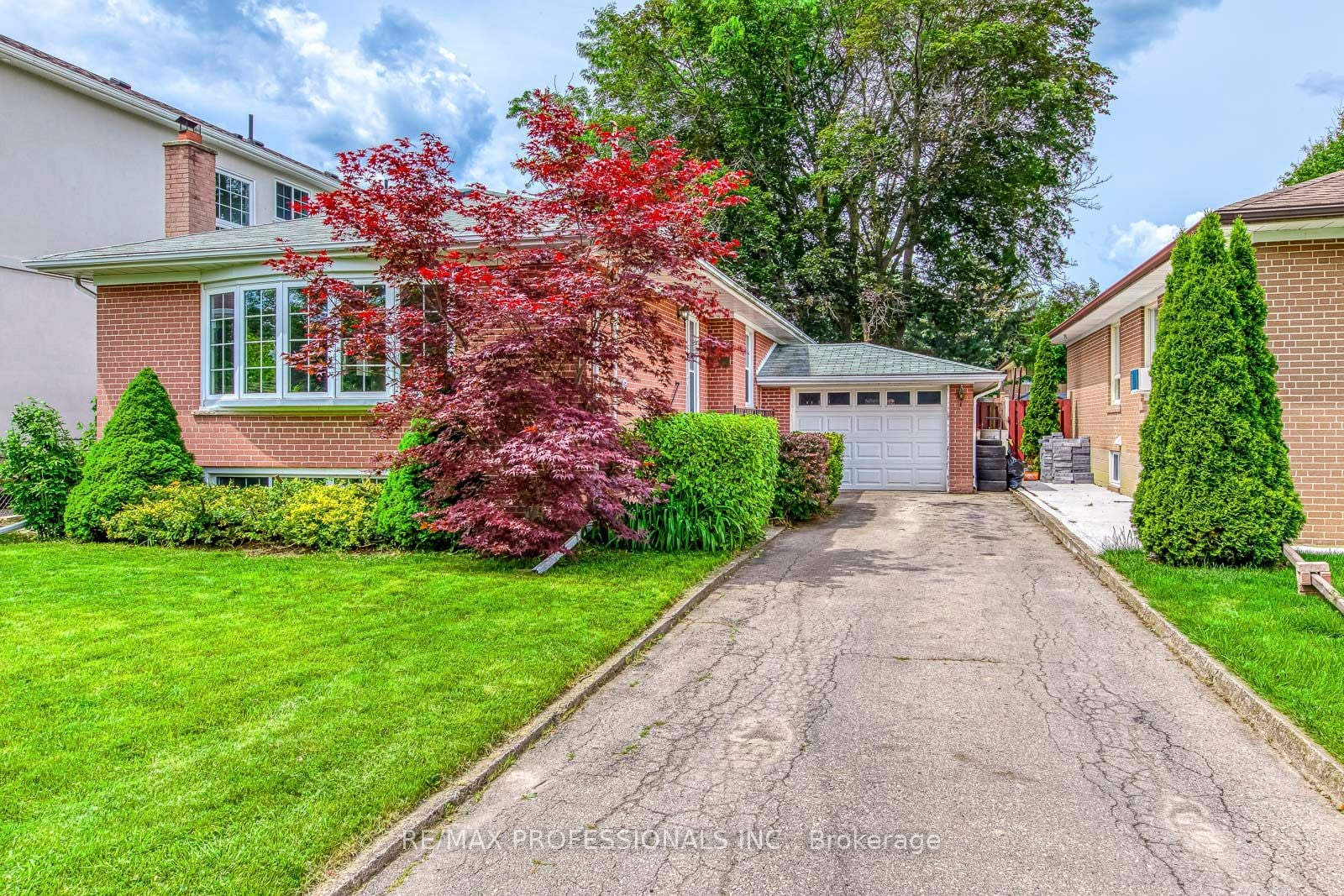 43 Belgate Place, Toronto, ON, M9C 3Y5