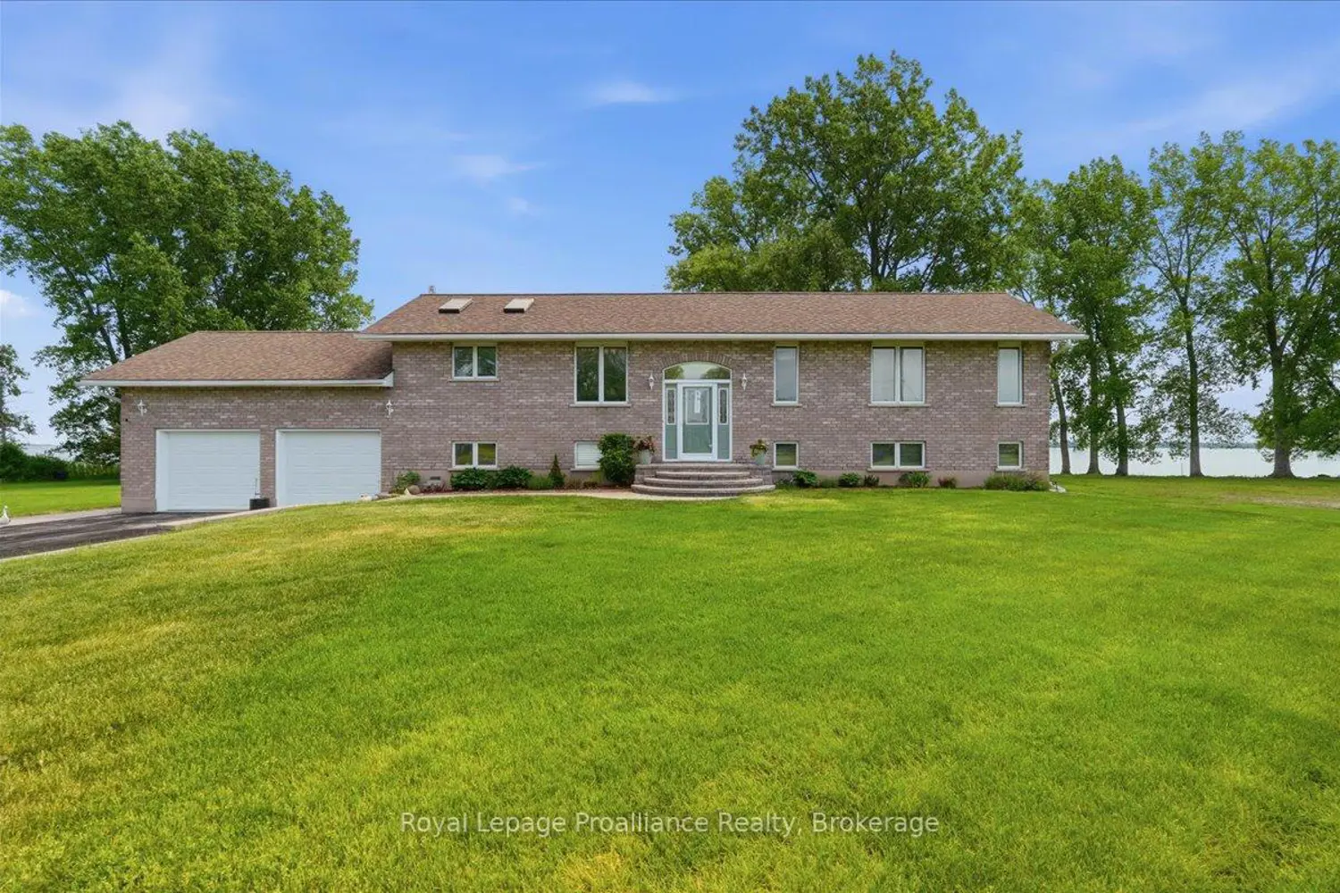 40 Wallbridge Circle photo 2