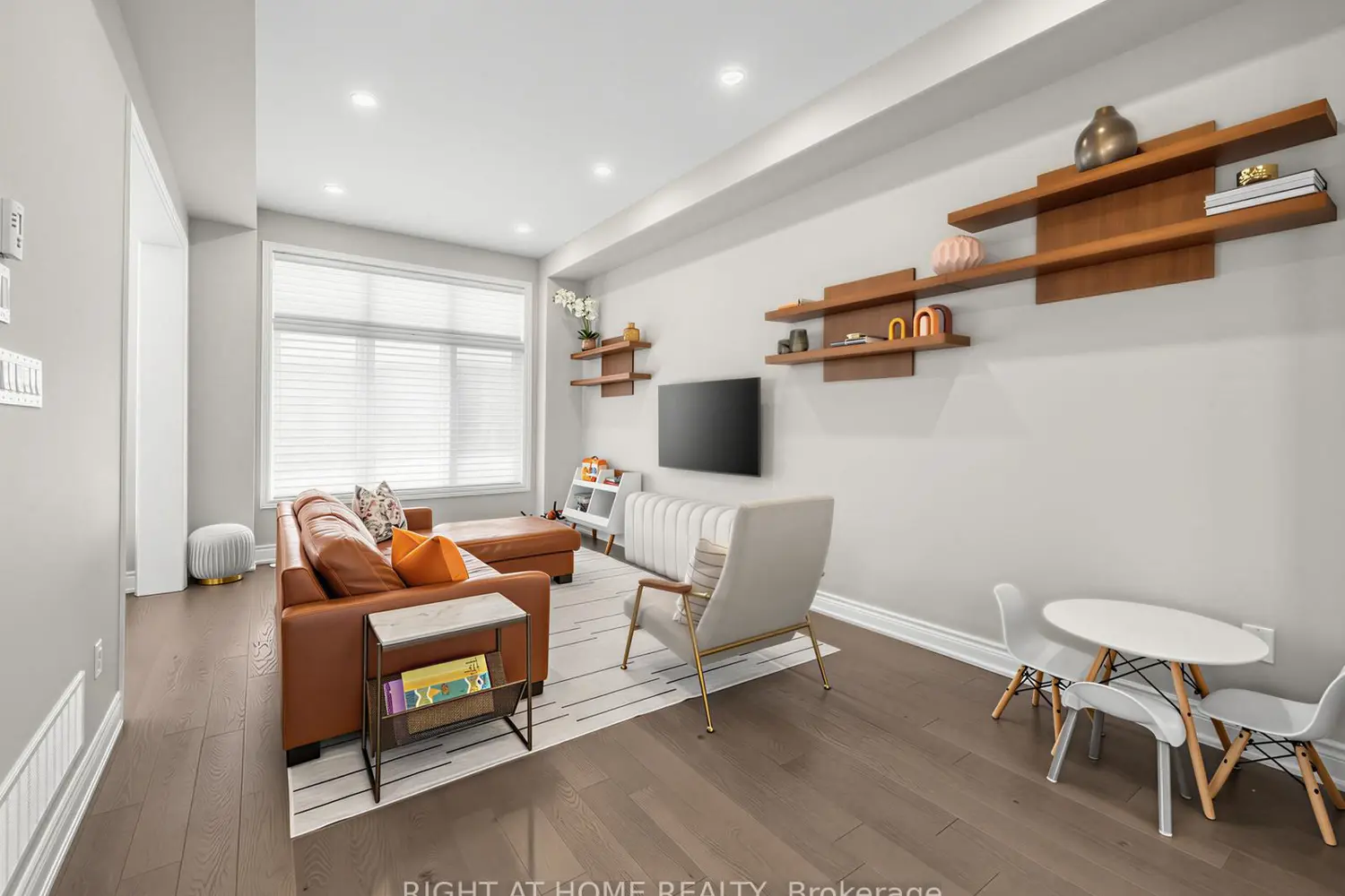 88 Crimson Forest Drive photo 3