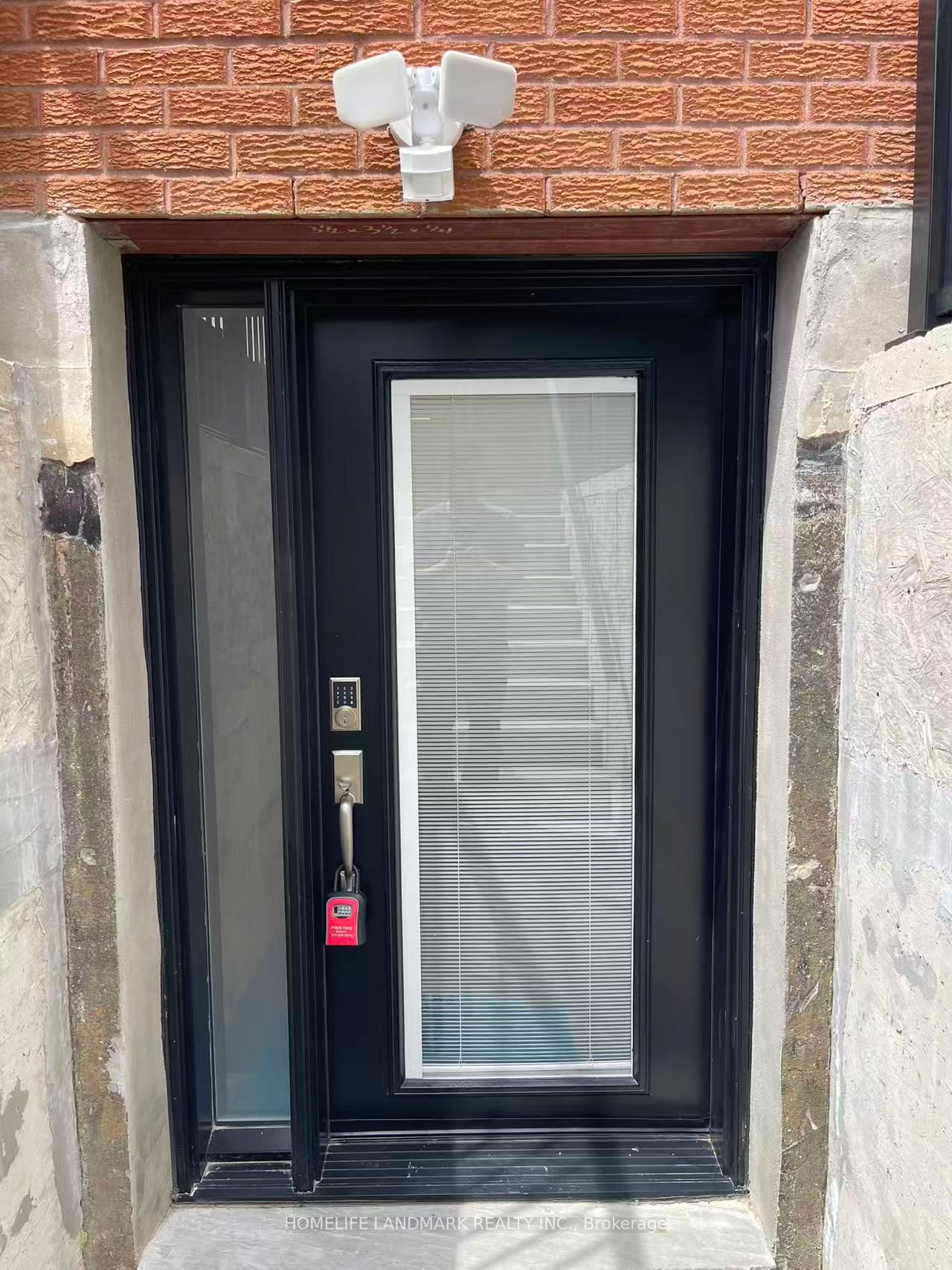 Unit 4-17 Rosemeade Avenue, Toronto, ON, M8Y 3A2
