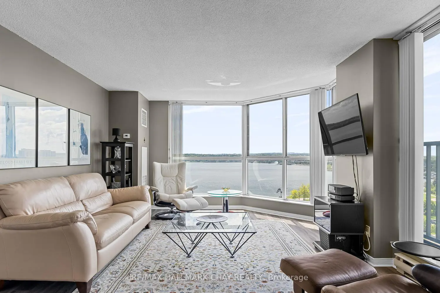 140 Dunlop Street 906 photo 3