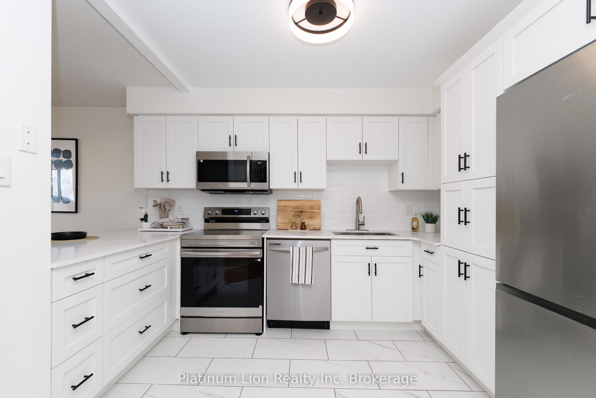 1004-1270 Maple Crossing Boulevard, Burlington, ON, L7S 2J3 photo 3