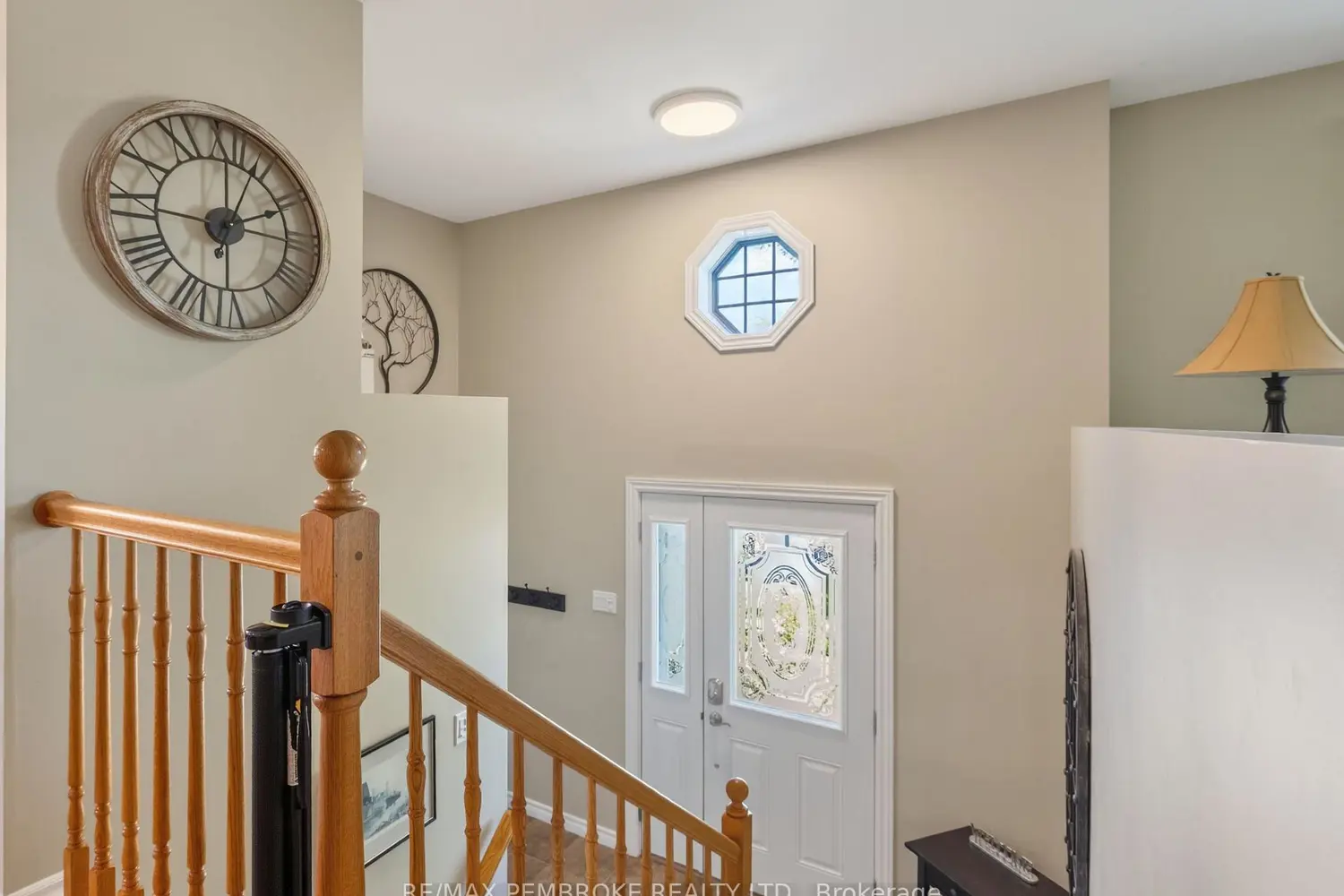 39 Oak Avenue photo 3