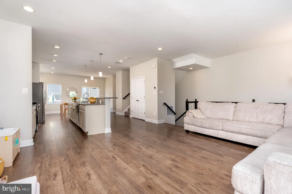 923 Thurston Lane, Glen Burnie, MD 21060 photo 4