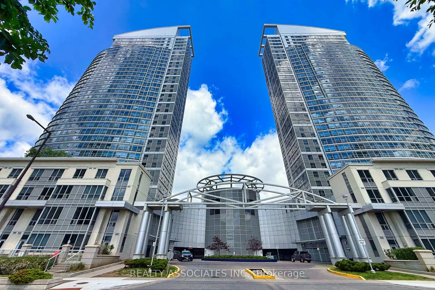 36 Lee Centre Drive 2501