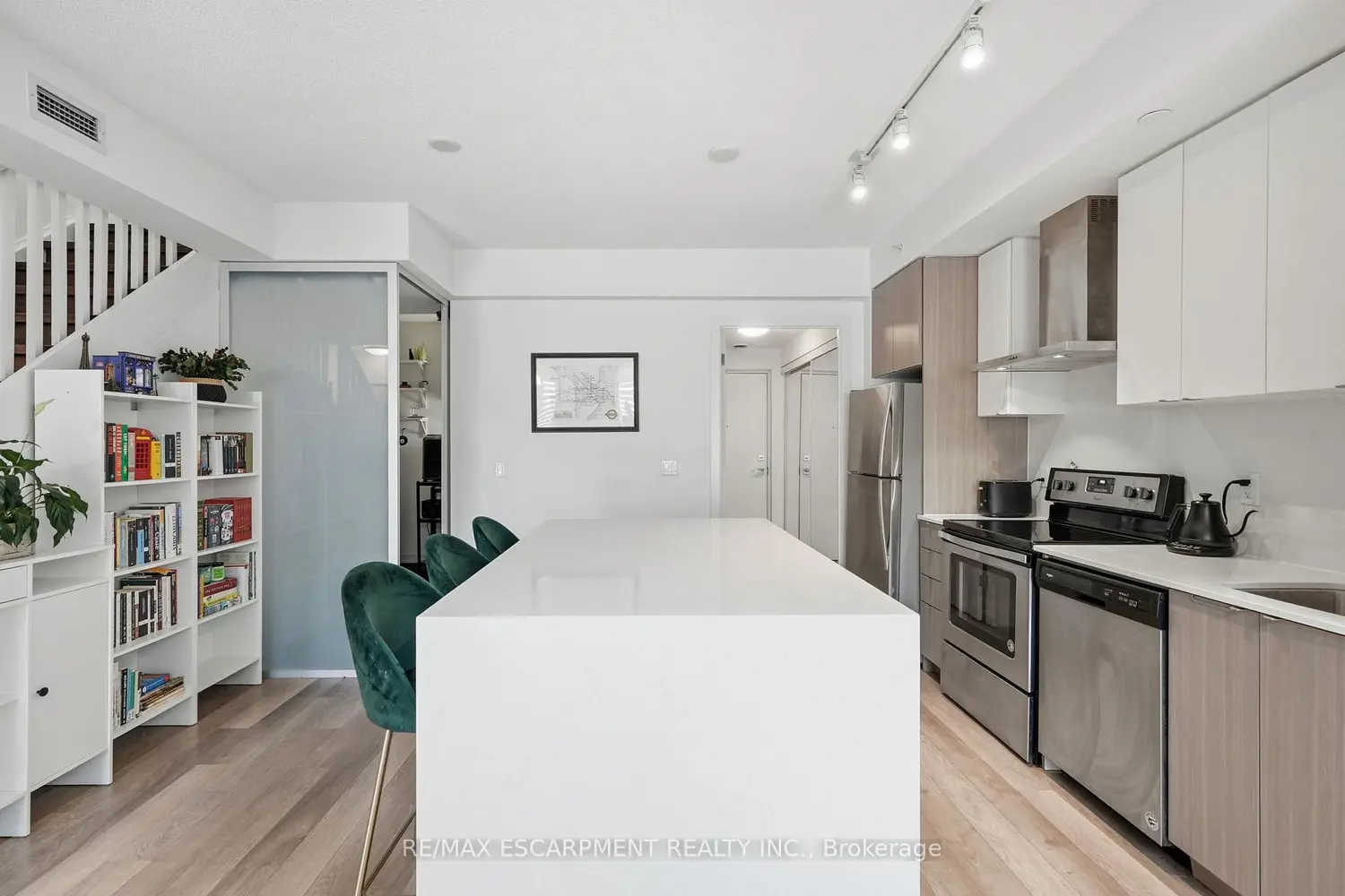 5260 Dundas Street #C212 photo 4