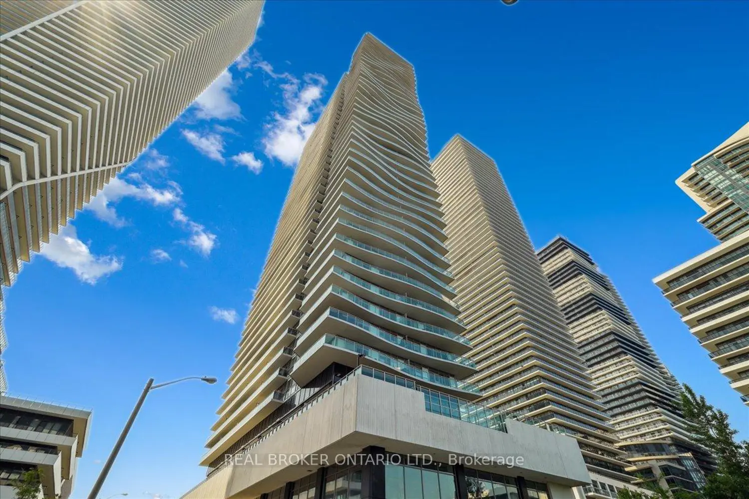 33 Shore Breeze Drive 3704
