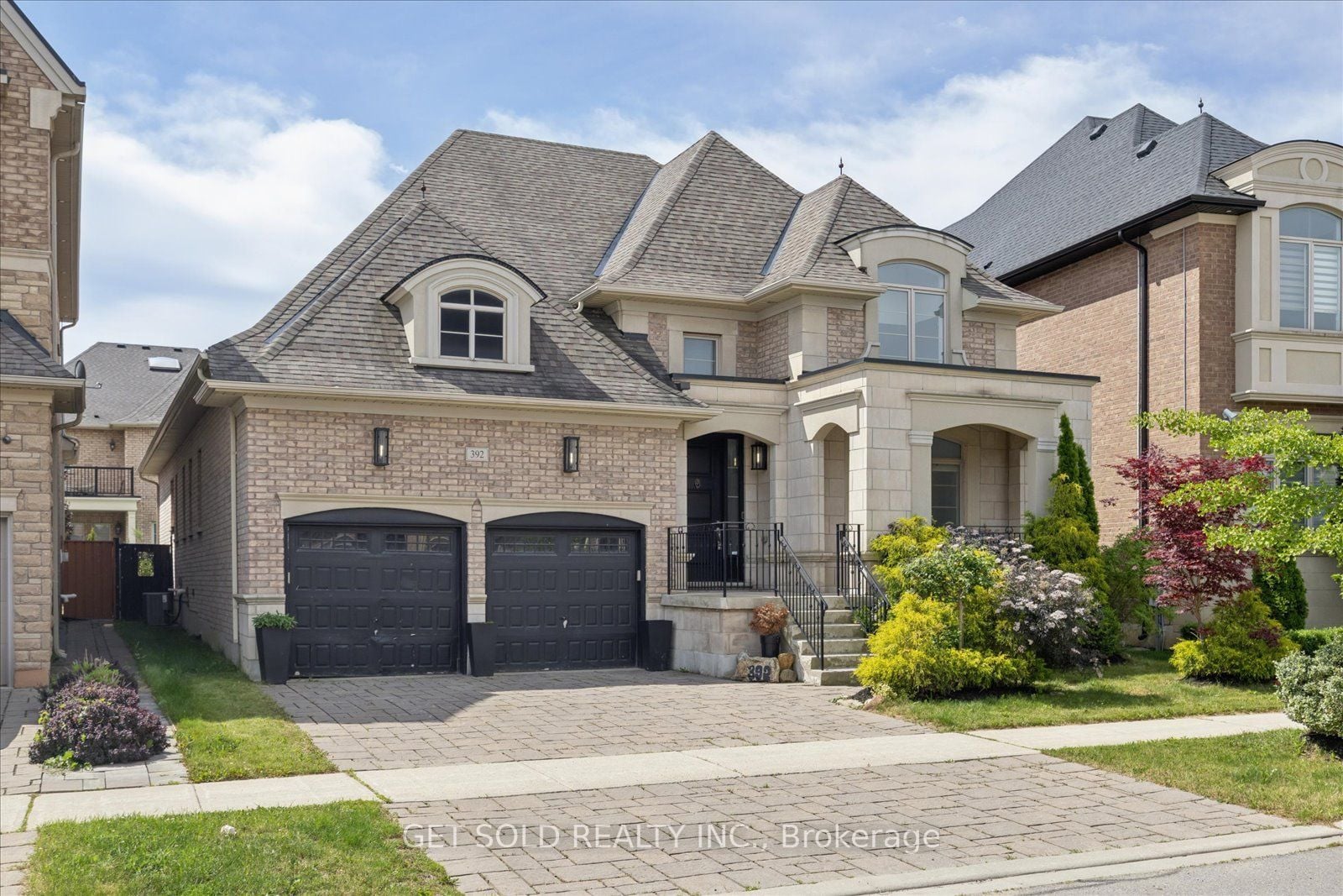 392 Woodgate Pines Drive, Vaughan, ON, L4H 3X4